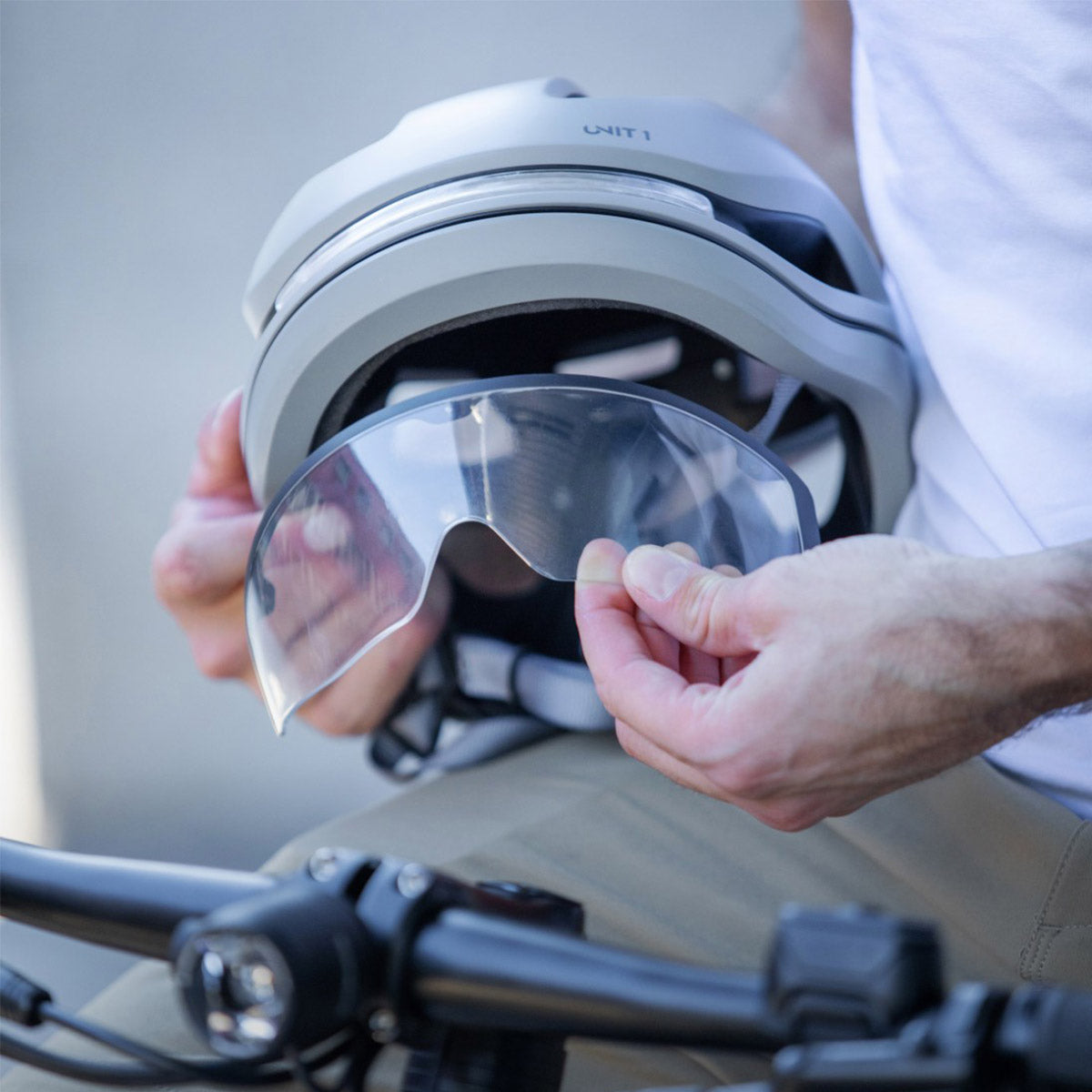 UNIT1,ユニットワン,バイザー