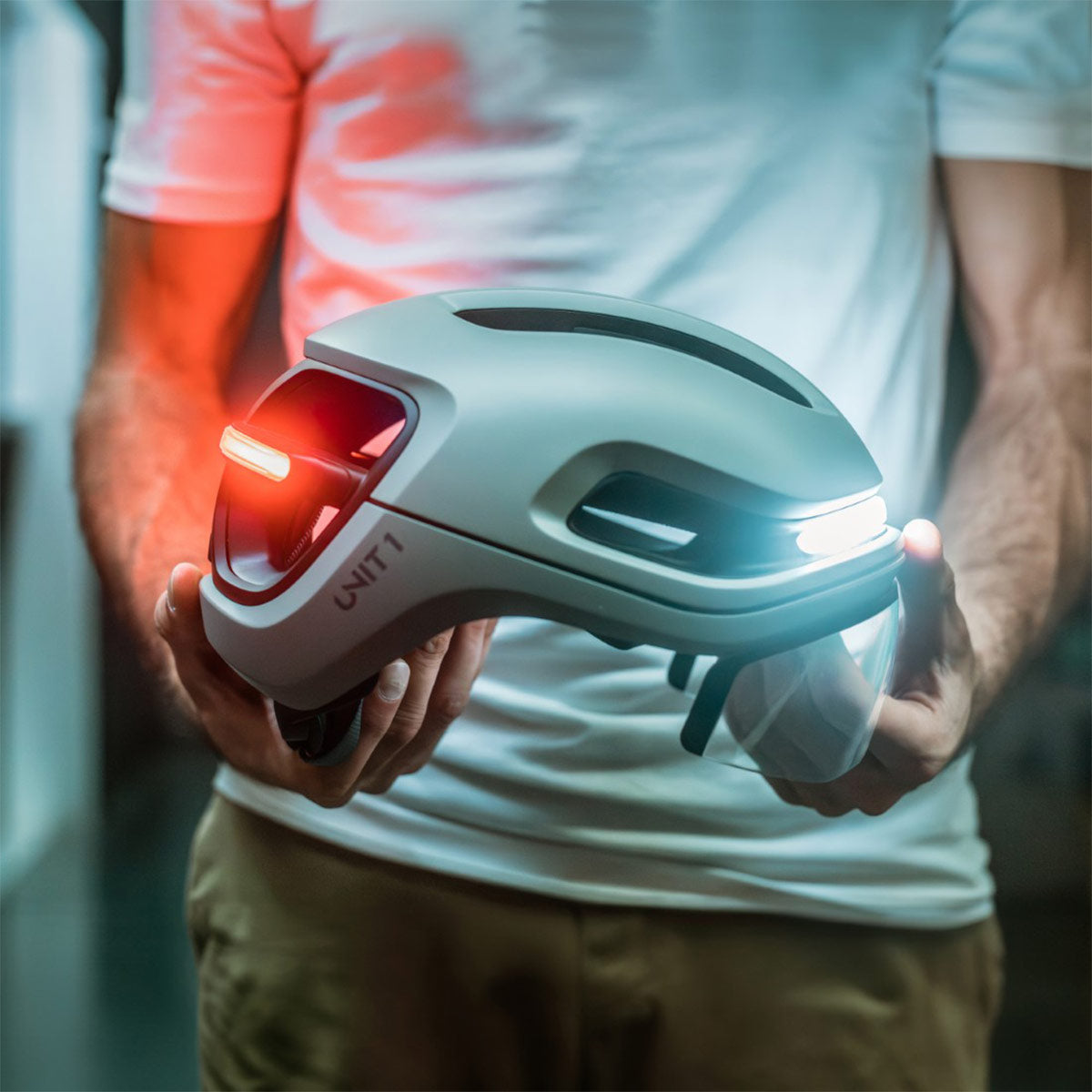 UNIT1,ユニットワン,バイザー